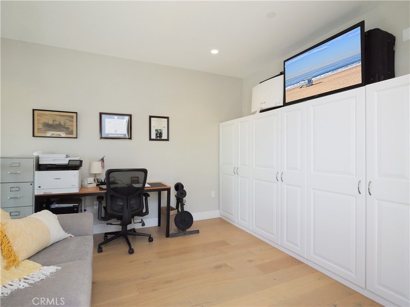 Tucked away in South Redondo, One South is a luxury - photo 16