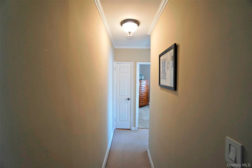 Rarely Available High-Floor 2-Bedroom in Prime Forest Hills - photo 5