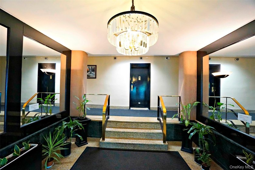 Rarely Available High-Floor 2-Bedroom in Prime Forest Hills - photo 9