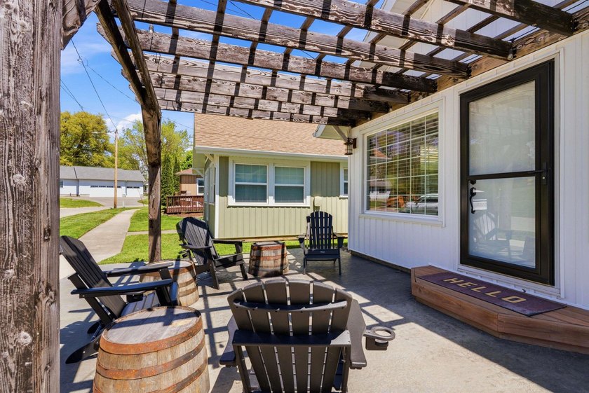 Step into the opportunity to own a beautifully restored classic - photo 3