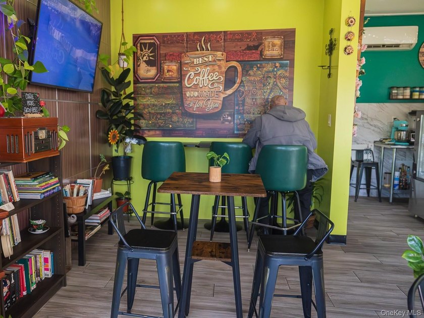 Vida Coffee Shop - Turn-Key Award-Winning Cafe. PRIME LOCATION - photo 9