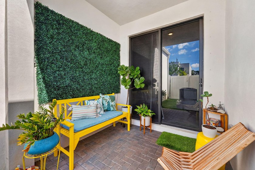 Welcome to this stunning and highly sought-after residence - photo 20