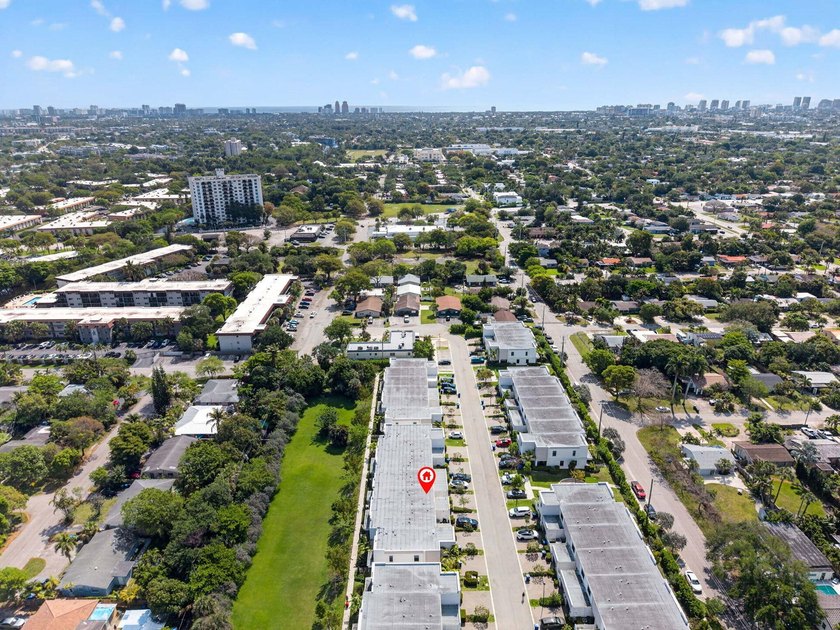 Welcome to this stunning and highly sought-after residence - photo 25
