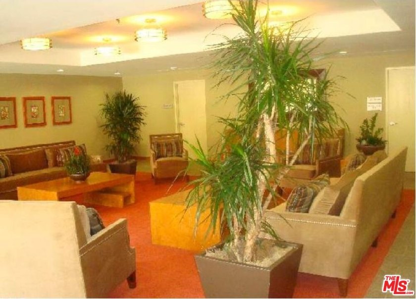 Welcome to Indigo, ideally located in the heart of the Marina - photo 13