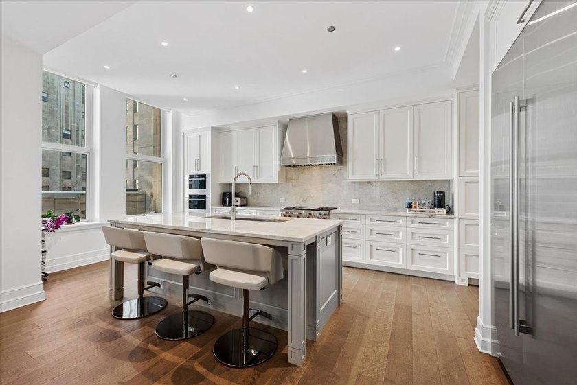 Tribune Tower Residence offers an amazing opportunity to own a - photo 15