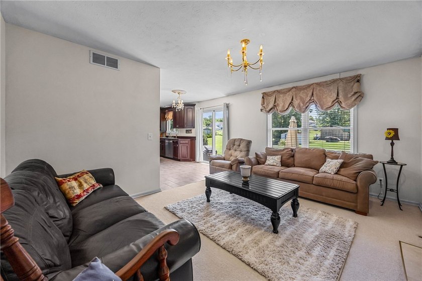 Welcome to this beautifully maintained Contemporary Colonial in - photo 18