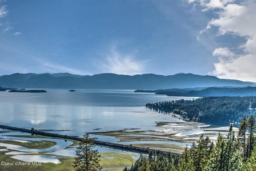 Elevated high above Lake Pend Oreille, this extraordinary - photo 3