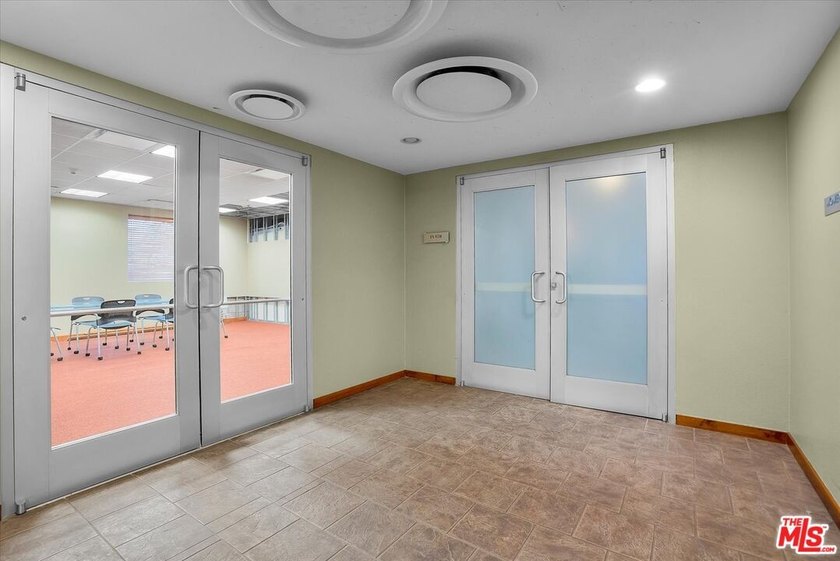 Welcome to Indigo, ideally located in the heart of the Marina - photo 23