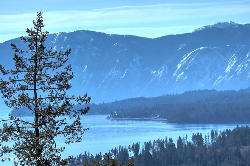 Elevated high above Lake Pend Oreille, this extraordinary - photo 4