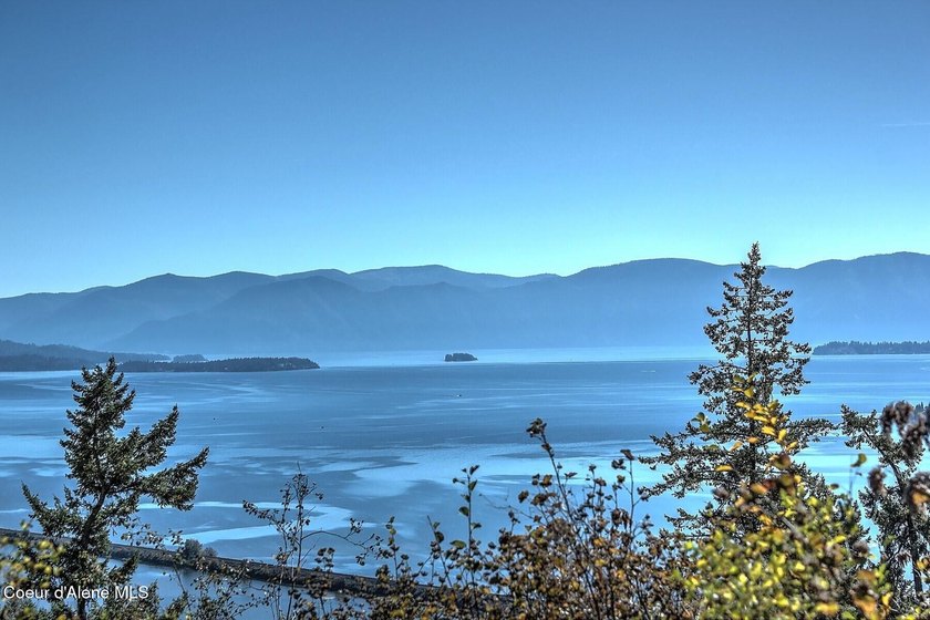 Elevated high above Lake Pend Oreille, this extraordinary - photo 9