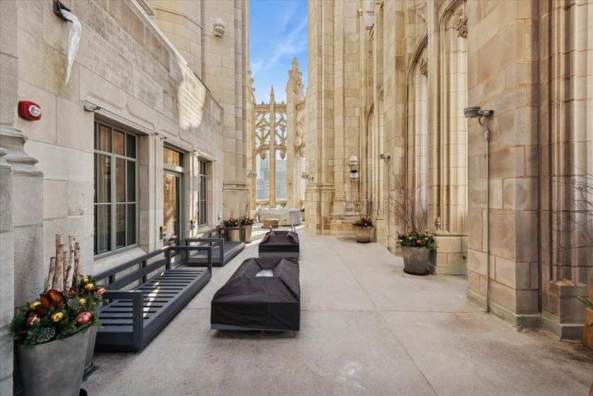 Tribune Tower Residence offers an amazing opportunity to own a - photo 33
