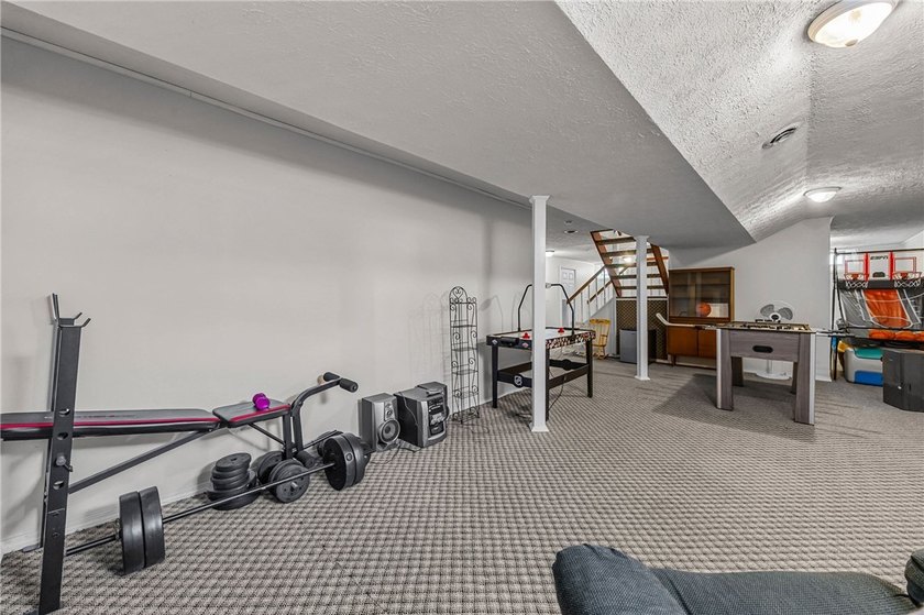 Welcome to this beautifully maintained Contemporary Colonial in - photo 36