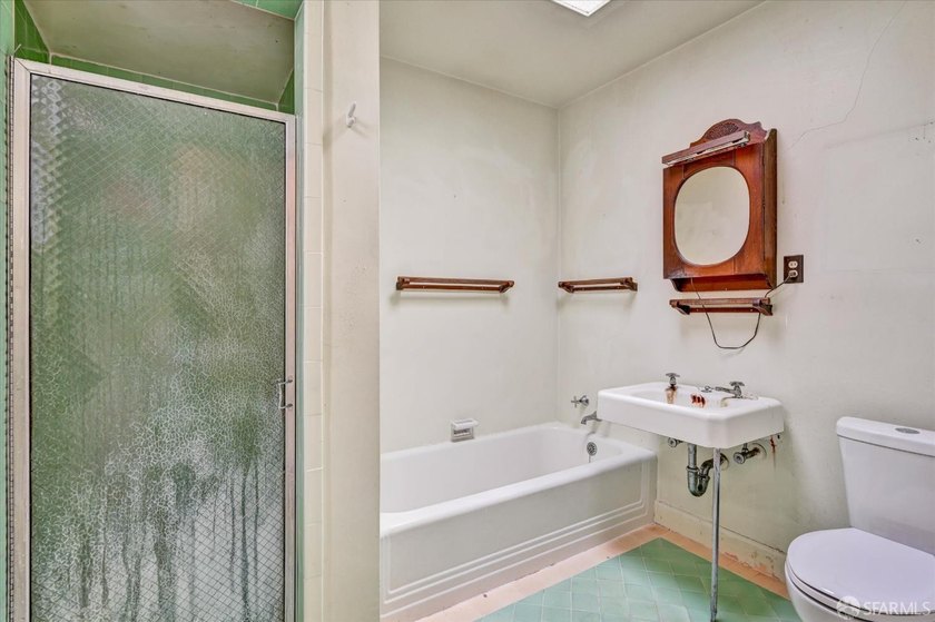 Major fixer upper. Great opportunity to restore this classic - photo 11