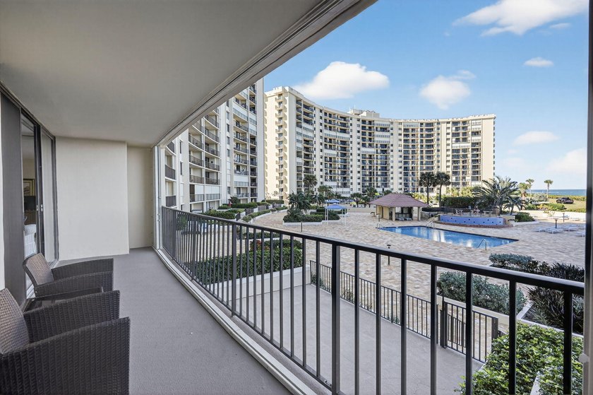 Turn this condo into your own coastal haven. This 2 bedroom / 2 - photo 5
