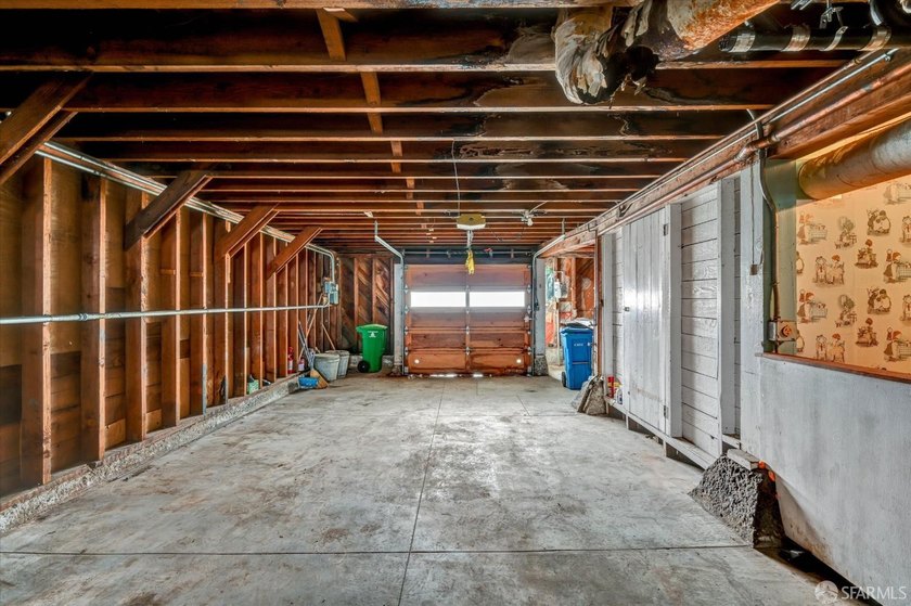 Major fixer upper. Great opportunity to restore this classic - photo 17