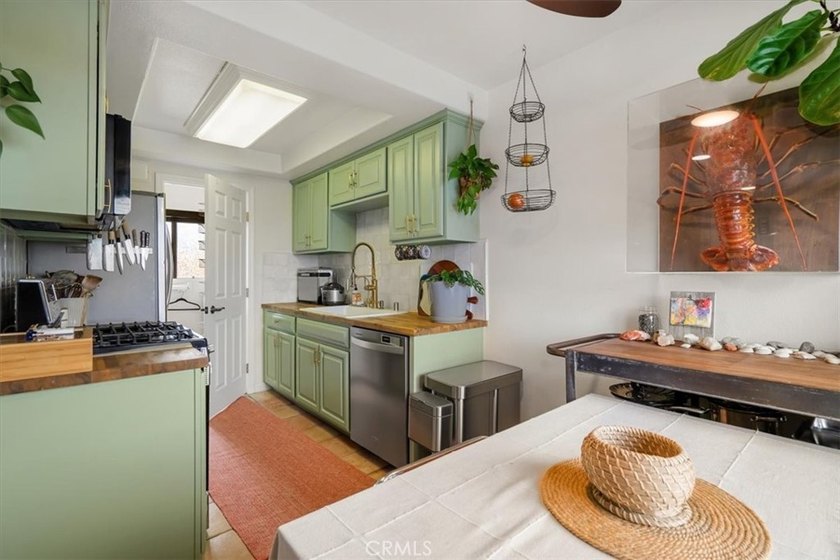 Welcome to 1509 Stanley Ave, Unit 304-a beautifully renovated - photo 4