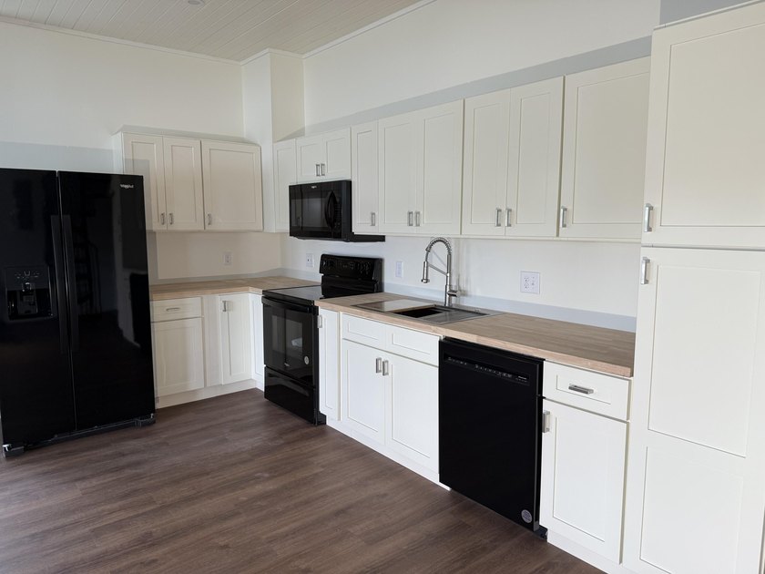 Welcome to this brand new 2-bedroom, 1-bathroom condo offering 1 - photo 5
