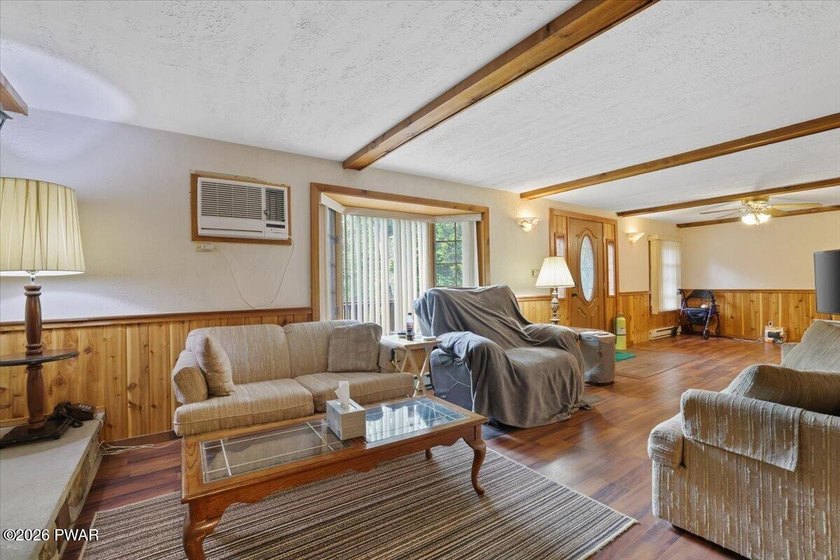 Welcome to this spacious and versatile 5-bedroom, 2-bath home - photo 7
