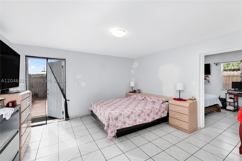Stunning location! This duplex is a hidden gem, perfectly - photo 34