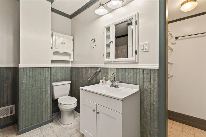 Packed with charm, space and updates, welcome to 113 - photo 34