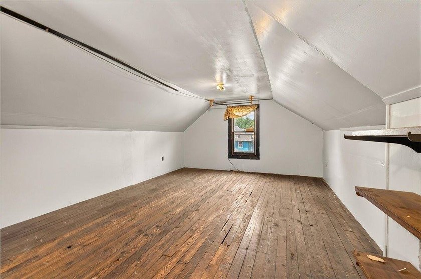 Packed with charm, space and updates, welcome to 113 - photo 36