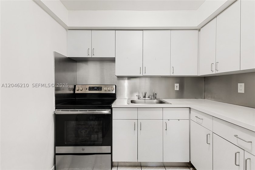 Stunning location! This duplex is a hidden gem, perfectly - photo 43