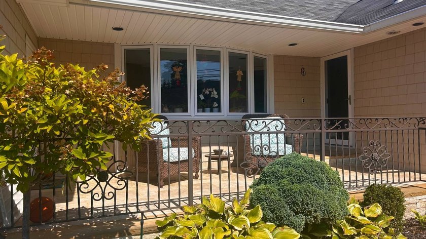 Completely updated 1-Family Gem in East Rockaway's Waverly Park - photo 3