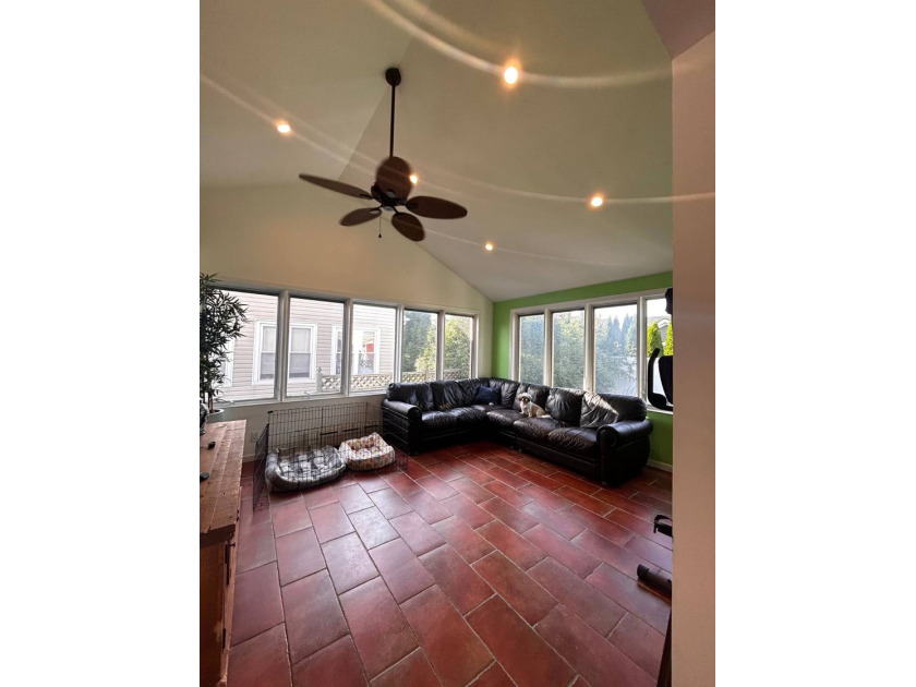 Completely updated 1-Family Gem in East Rockaway's Waverly Park - photo 4