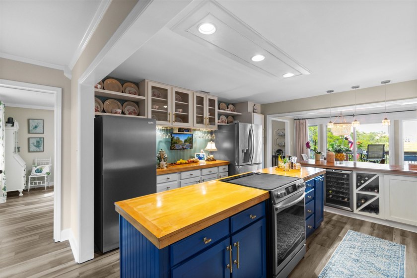 Make sure to watch the virtual tour! Set on the creek with your - photo 11