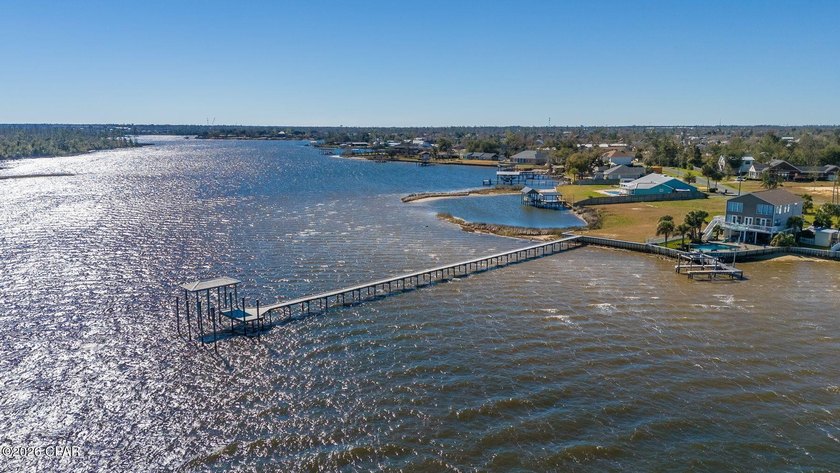 A rare stretch of North Bay shoreline sets the stage for - photo 24