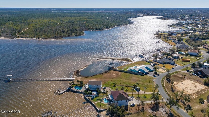 A rare stretch of North Bay shoreline sets the stage for - photo 33