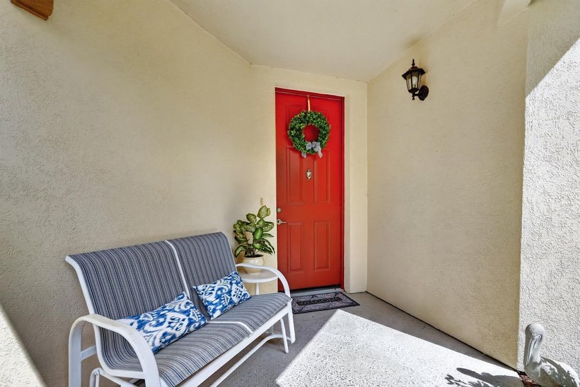 Welcome to this beautifully updated 3-bedroom, 2.5-bath corner - photo 3
