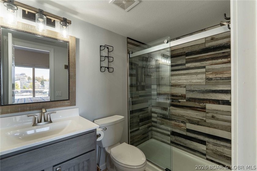 Fully updated, turn-key condo with incredible views and a large - photo 16