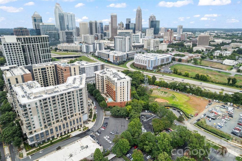 Walking distance to uptown from this Royal Court 10th floor unit - photo 7