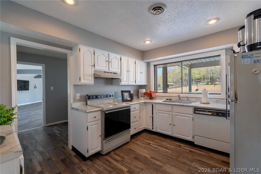 Fully updated, turn-key condo with incredible views and a large - photo 50