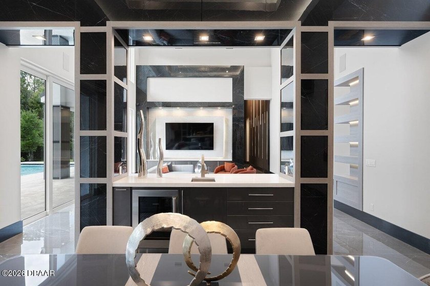 Welcome to a world of modern, stylistically innovative elegance - photo 50