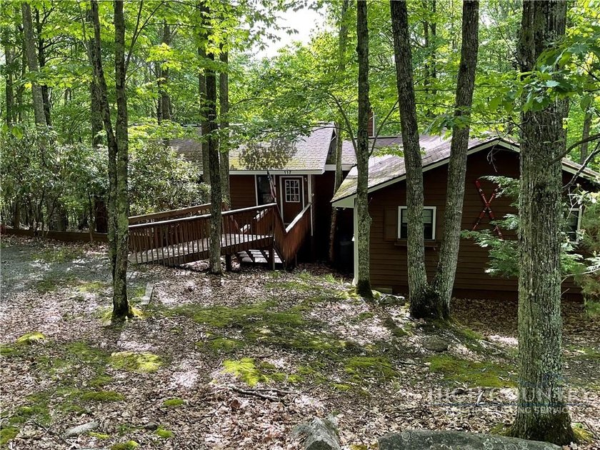 Perched high in the cool mountain air of Beech Mountain, this - photo 3