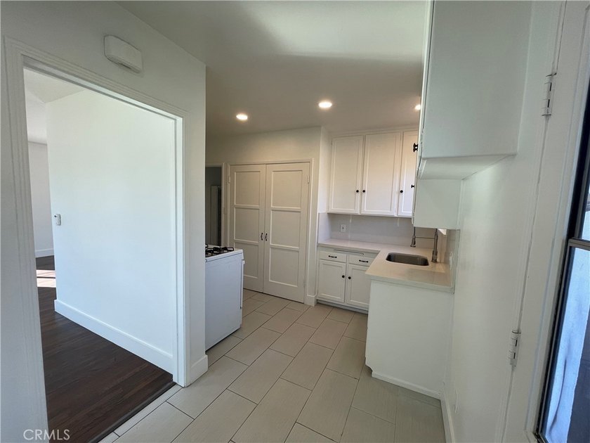 Price Reduced! All Offers Welcome --- Welcome to 2221 Granada - photo 9
