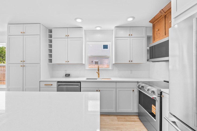 Beautifully renovated and move-in ready, this thoughtfully - photo 14
