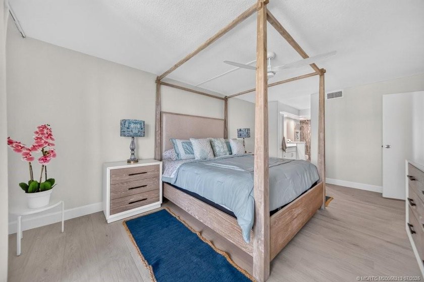 Welcome to your dream waterfront retreat! This beautifully - photo 14