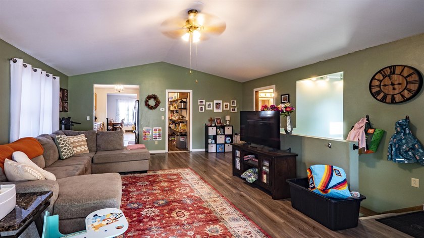 Come view this move-in ready 2-bed, 1.5-bath ranch with spacious - photo 16