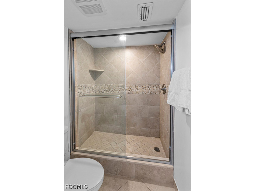Welcome to your own waterfront vacation suite at Lovers Key - photo 18