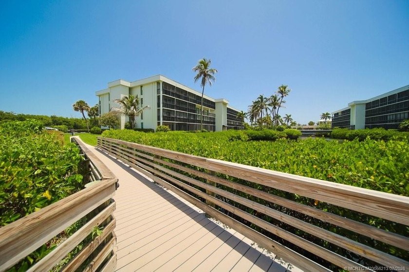 Welcome to your dream waterfront retreat! This beautifully - photo 25