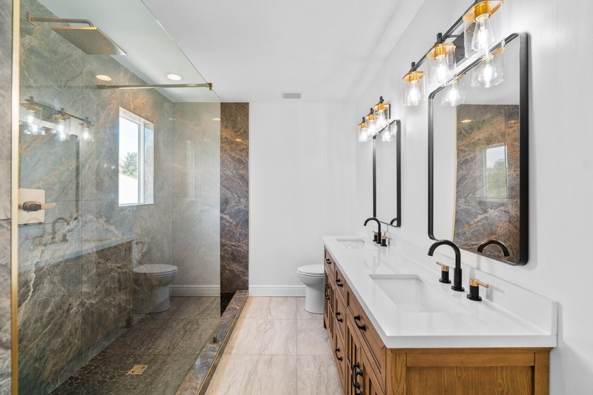 Beautifully renovated and move-in ready, this thoughtfully - photo 27