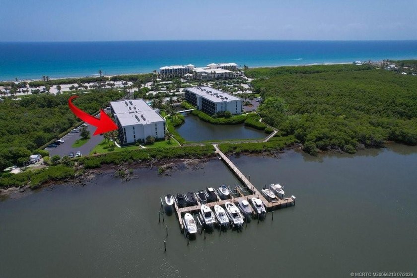 Welcome to your dream waterfront retreat! This beautifully - photo 31