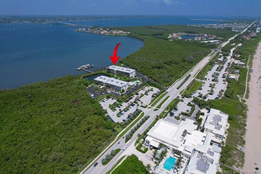 Welcome to your dream waterfront retreat! This beautifully - photo 33