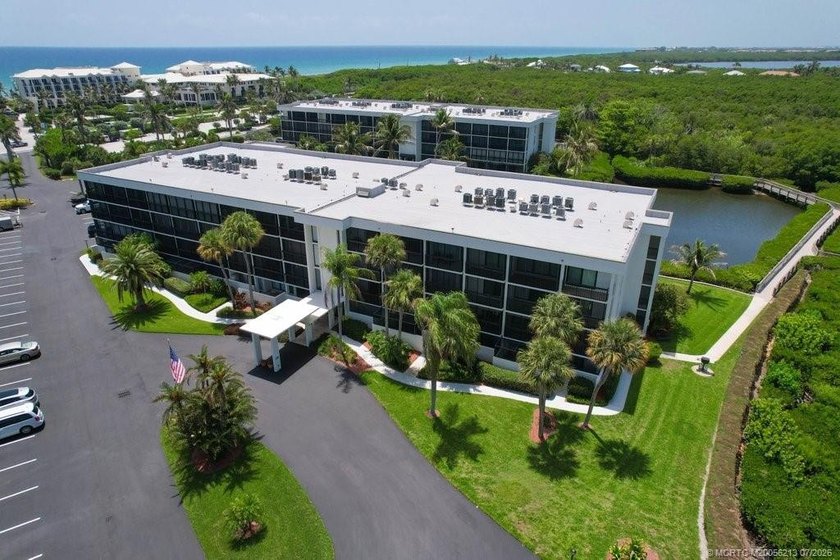 Welcome to your dream waterfront retreat! This beautifully - photo 35
