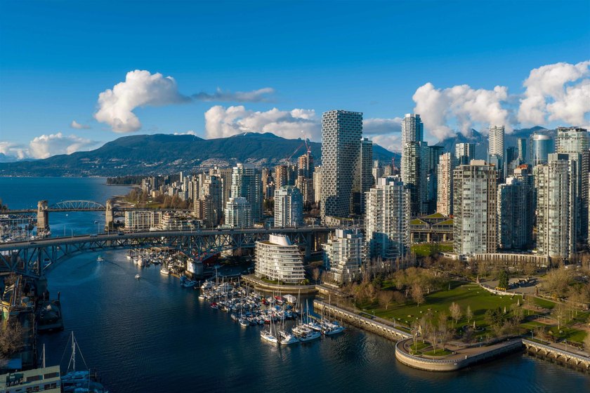 Rising along the seawall in Yaletown's Beach District, Silver - photo 36