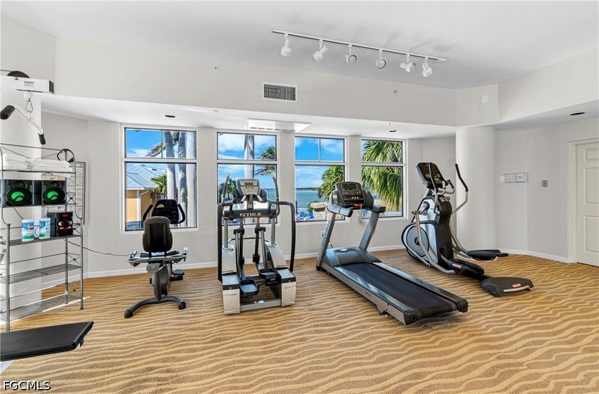 Welcome to your own waterfront vacation suite at Lovers Key - photo 38