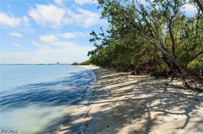 Welcome to your own waterfront vacation suite at Lovers Key - photo 47